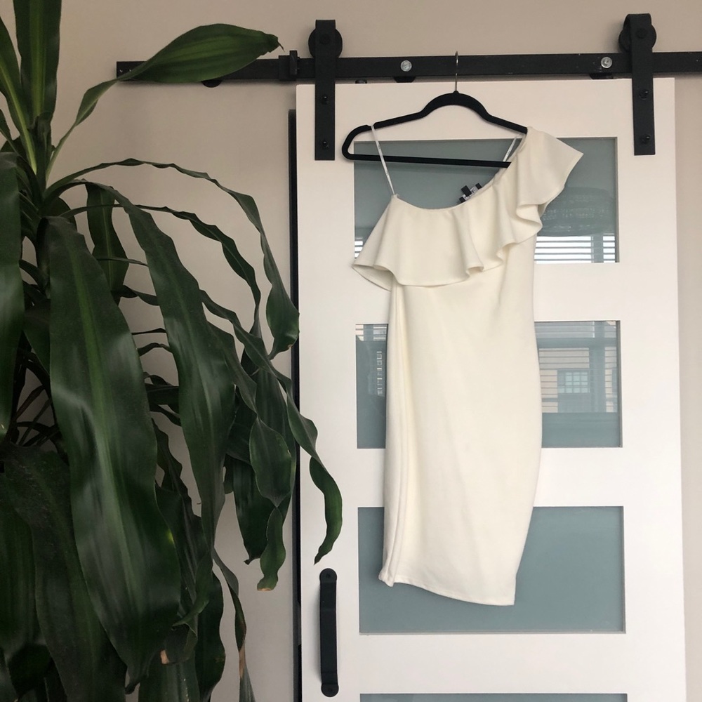 Lulu’s white one shoulder ruffle fitted dress